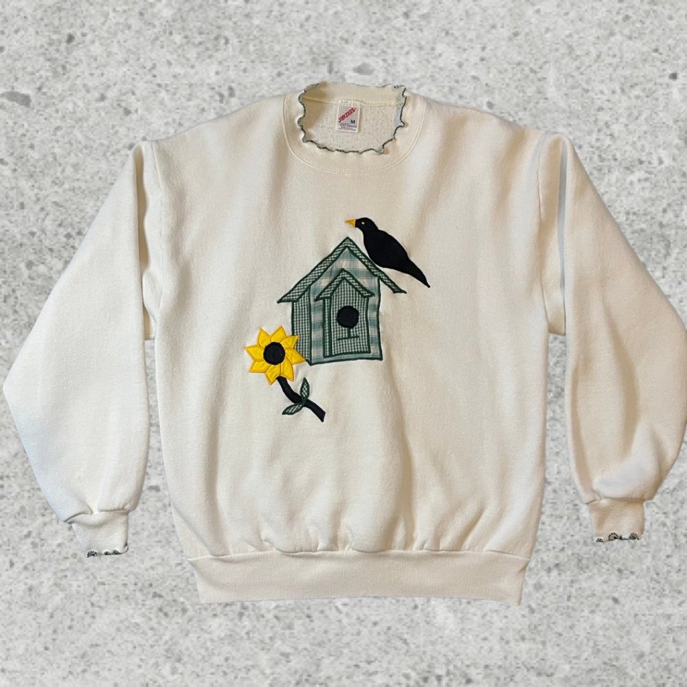 Vintage 80's Cottage Style Crewneck Birds & Sunflower Jerzees Size Medium